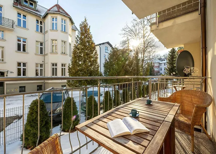 Family In The Centre By Renters Sopot