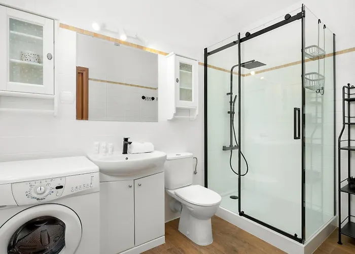 Family In The Centre By Renters