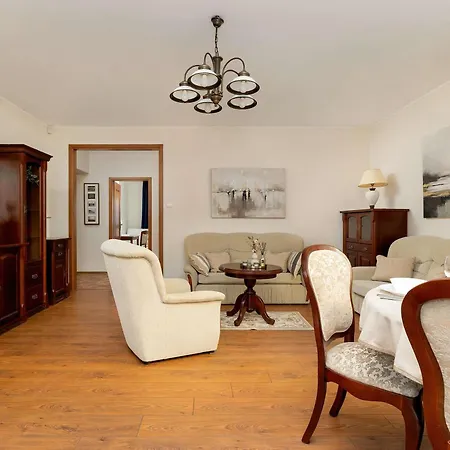 Family In The Centre By Renters