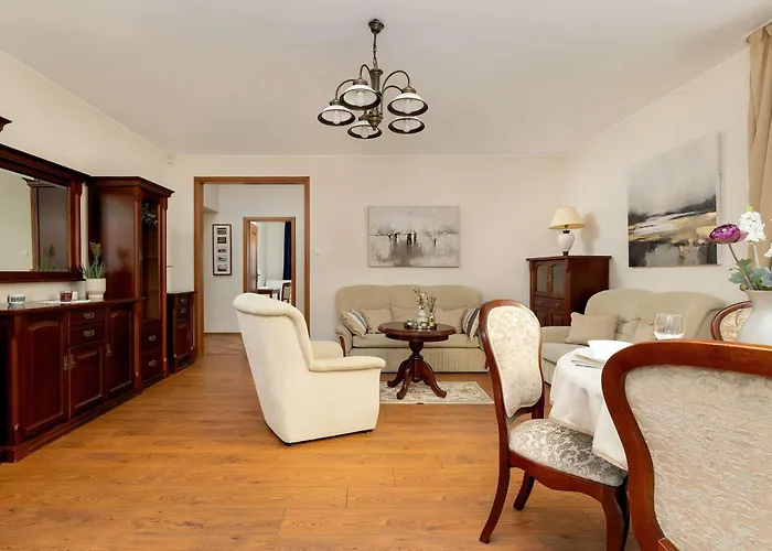 Family In The Centre By Renters